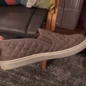 Steve Madden slip on
